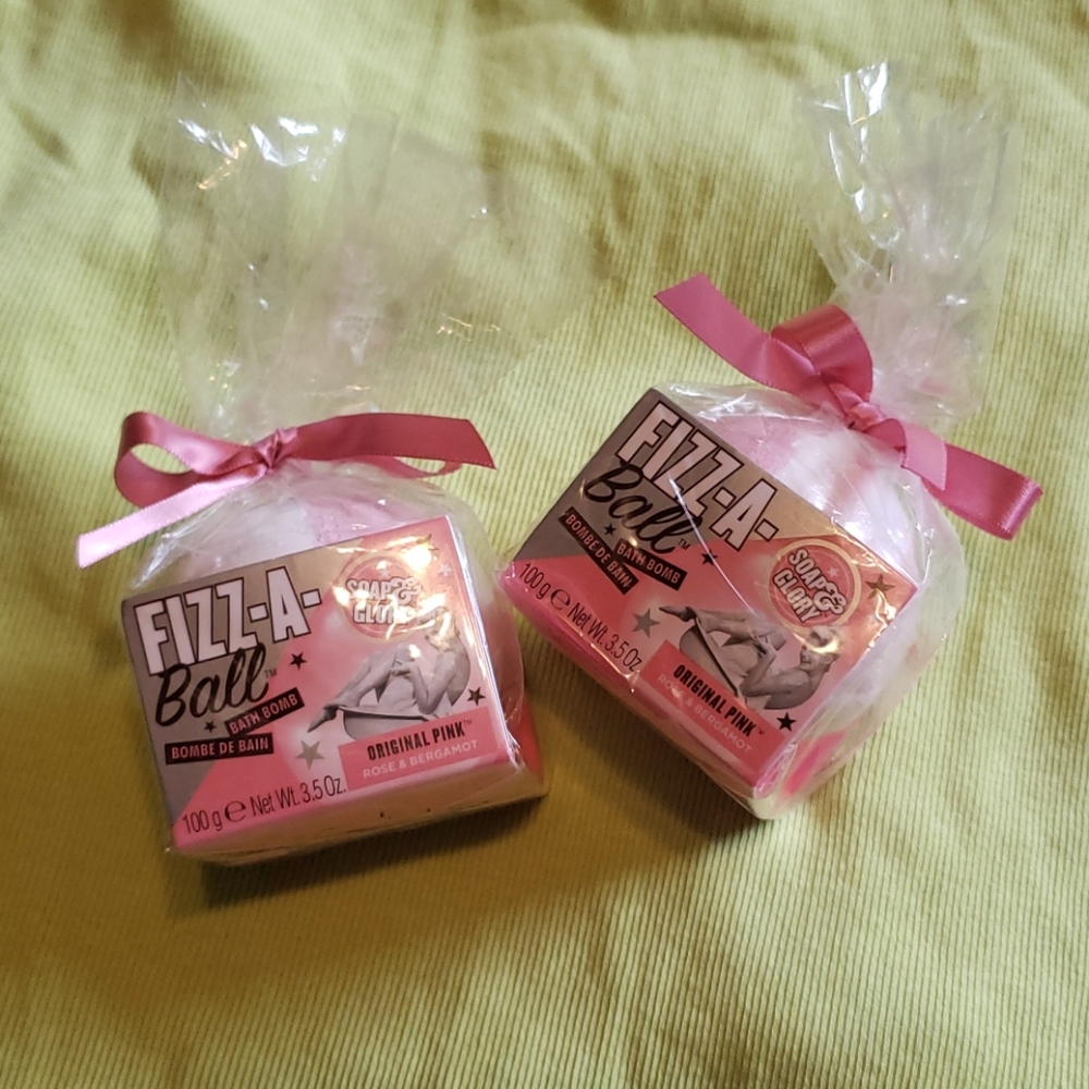 FIZZ-A-BALL by Soap and Glory